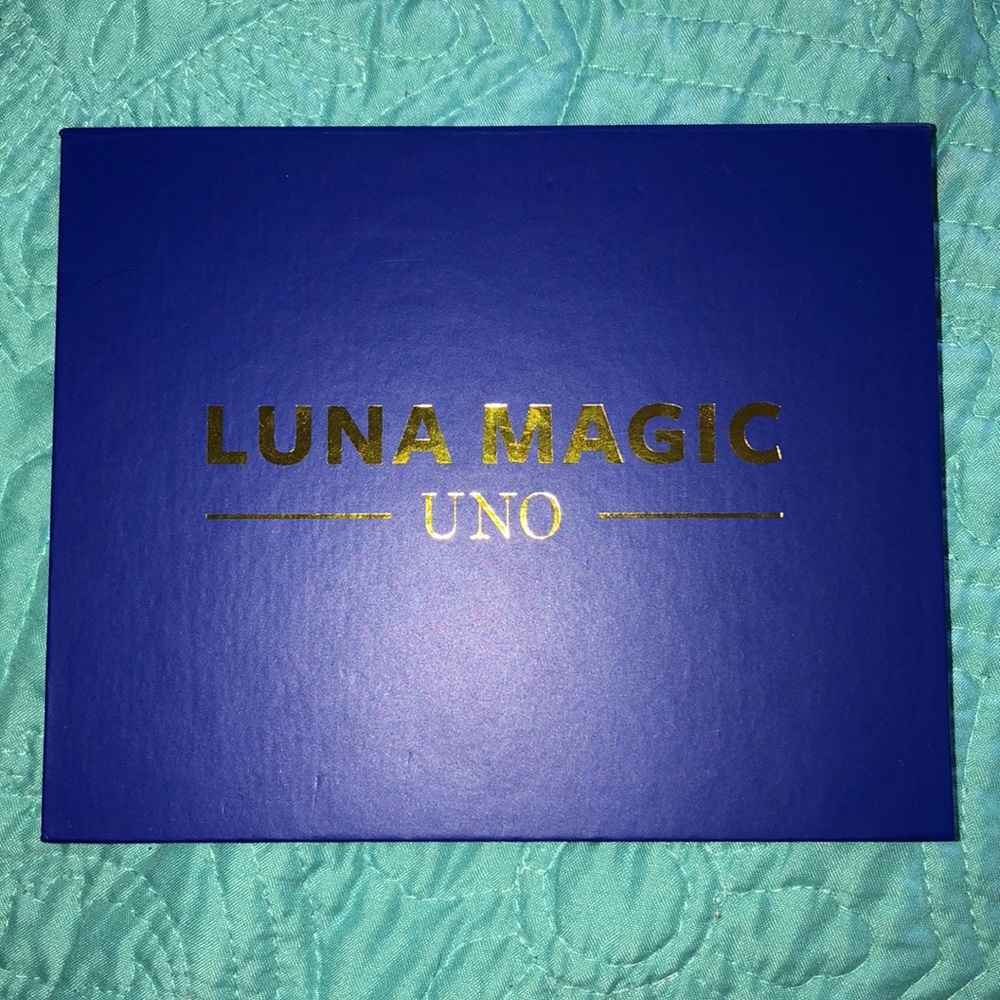 Luna magic eyeshadow pallet